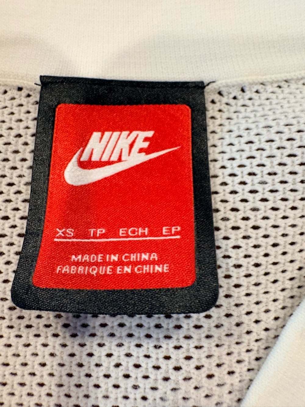 Nike White Mesh Short-Sleeve Tee, Nike Activewear size xs - Picture 4 of 6